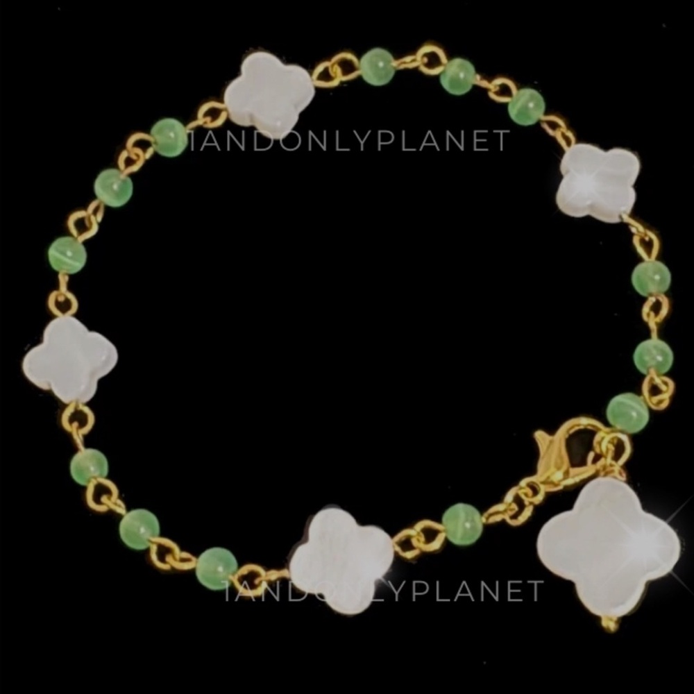 Evergreen Lucky Charm 4 Leaf Clover Real Shell Beads & Natural Stone Bracelet - Picture 6 of 7